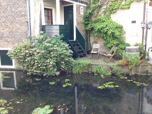 Delft canal scene
